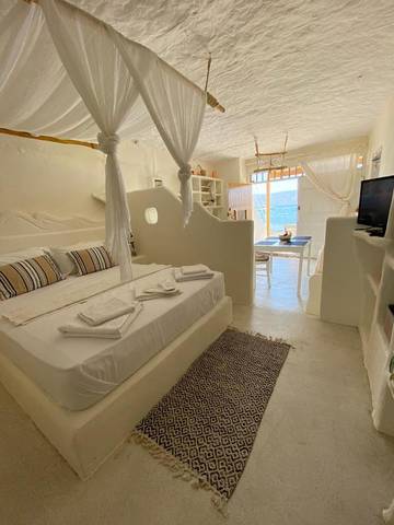 Gîte pour 2 personnes, avec vue dans Milos