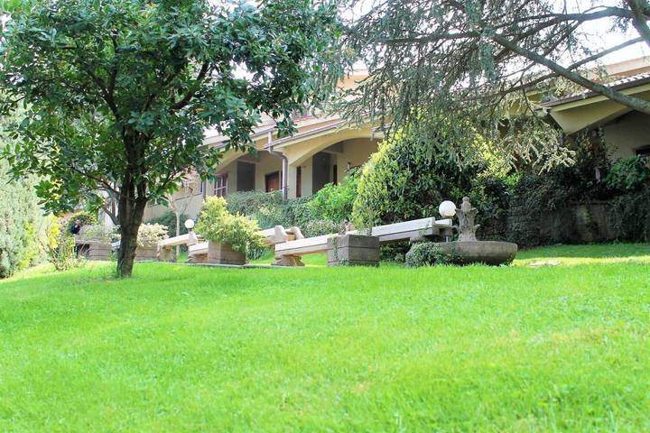 Appartamento per 2 persone, con Balcone e Terrazza nonché Giardino e Piscina a Soriano nel Cimino