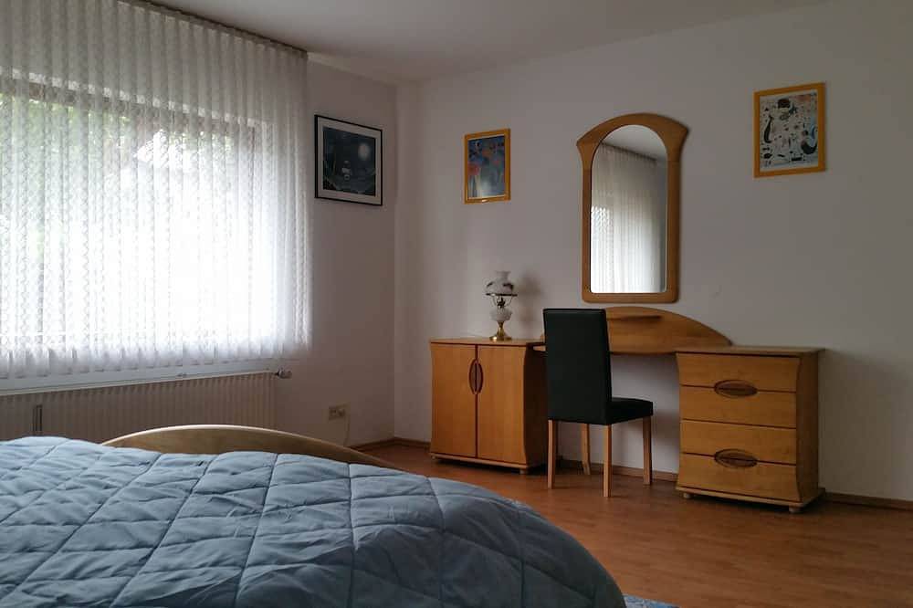 Ganze Wohnung, Renovierte Wohnung in einer guten Wohnanlage in Solms im schönen Lahntal. in Solms, Lahn-Dill-Kreis