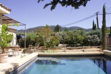 Location de vacances pour 4 personnes, avec jardin, animaux acceptés à Lourmarin