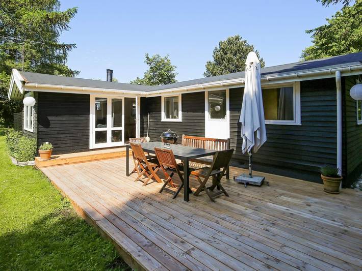 Ferieudlejning for 6 personer, med have i Smidstrup