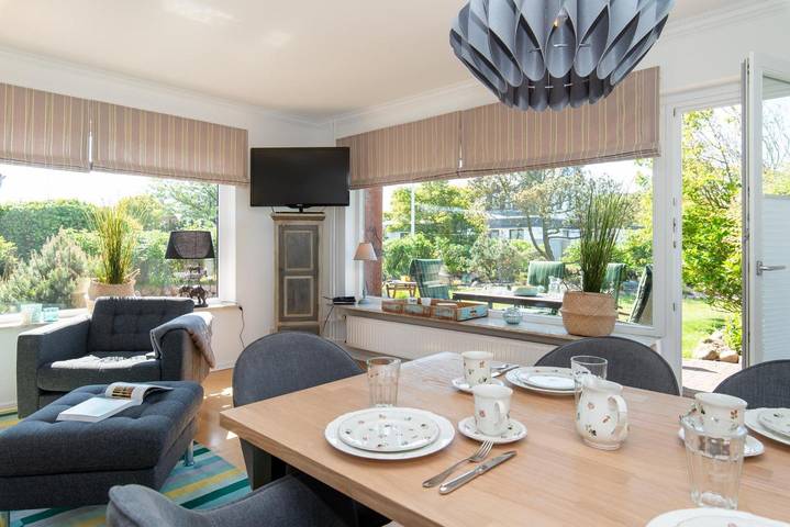 Stadt- und strandnahes Haus für bis zu 5 Pers., Terrasse, Pkw-Stellplatz, Wlan. in Nordfriesische Inseln (Schleswig-Holstein) (Schleswig-Holstein), Wenningstedt