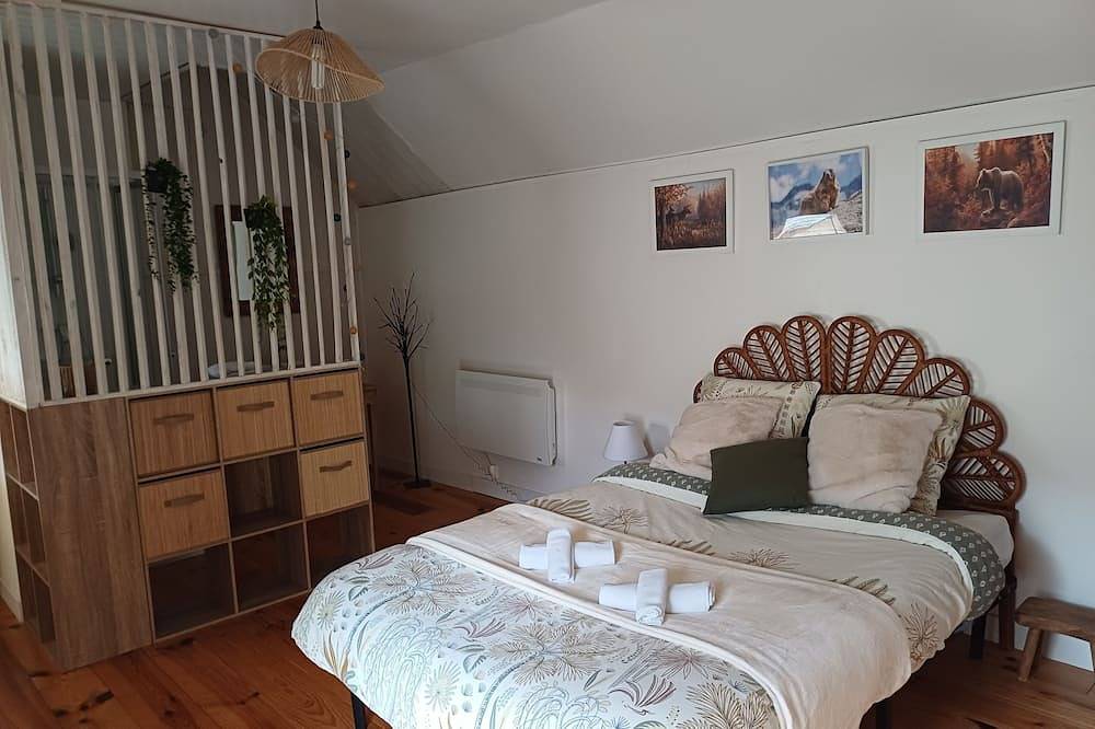 Pyrenees family house for 10 people. games room, billiards, terrace... in Campan, Hautes-Pyrénées