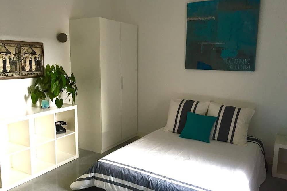 Maison contemporaine de 220m2 avec piscine chauffée à 15 mn de l'océan in Le Temple, Parc naturel régional du Médoc