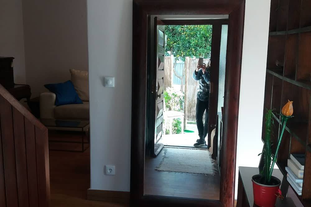 Schöne Villa und Garten im S. Pedro Do Estoril Zentrum in Cascais e Estoril, Costa de Lisboa