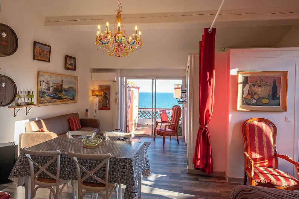 5* house, superb sea view, air conditioning, wifi, parking in La Côte Vermeille, Collioure