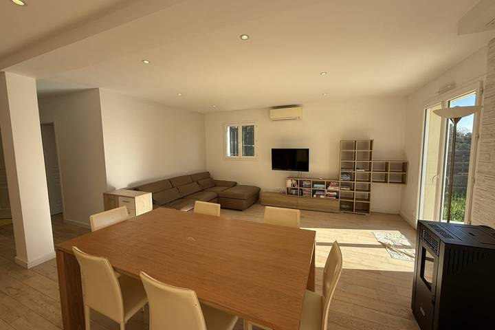 Location de vacances pour 7 personnes, avec terrasse et jardin, adapté aux familles à Châteauneuf-Grasse - 3