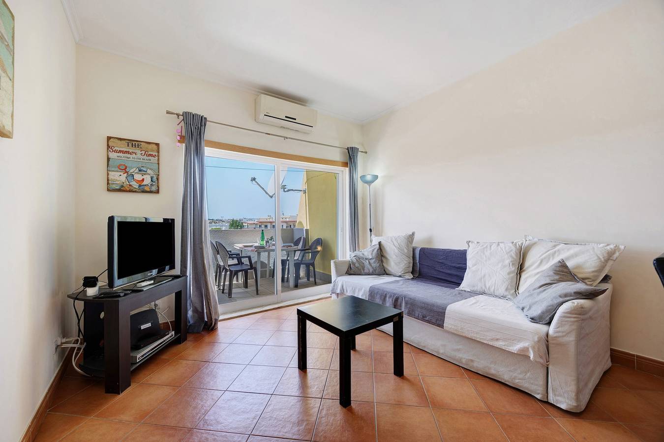 Hel lejlighed, Apartment 'Lagos Marina' with Shared Pool, Wi-Fi and Air Conditioning in São Sebastião, Lagos
