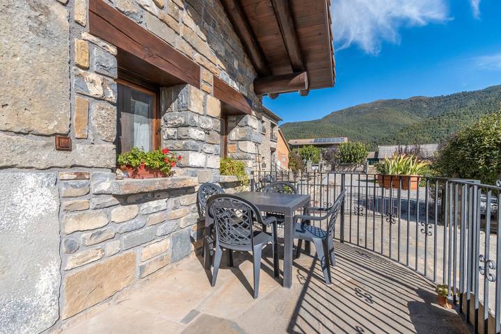 Landhaus für 4 Personen, mit Garten und Balkon, mit Haustier - 1