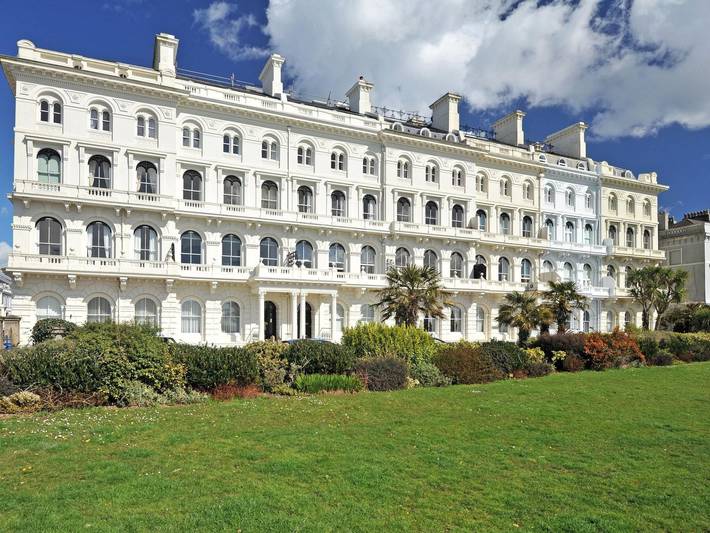 Apartment for 7 people, with terrace in Plymouth