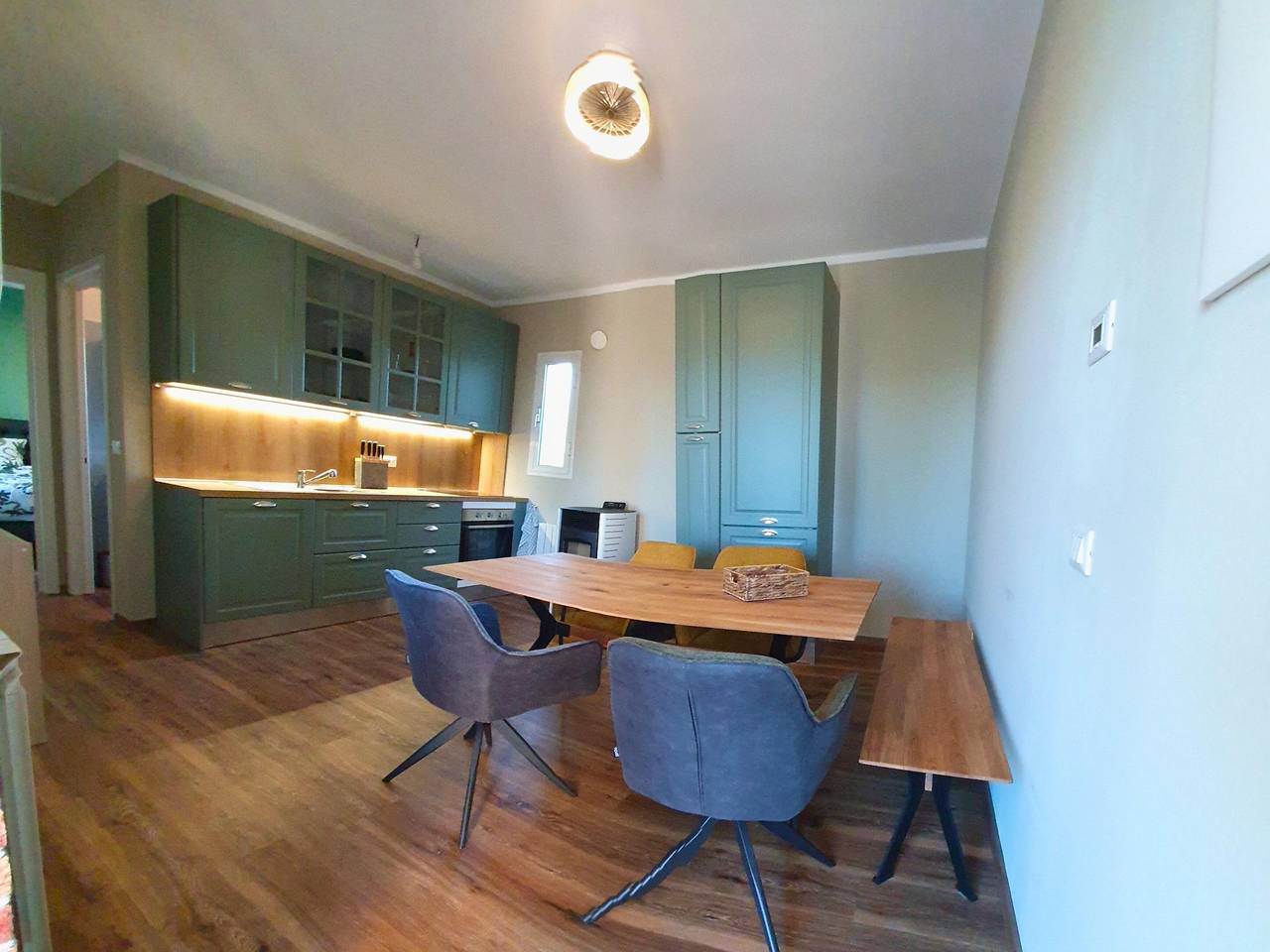 Villa italiana costera de 3 apartamentos in San Lorenzo al Mare, Riviera di Ponente