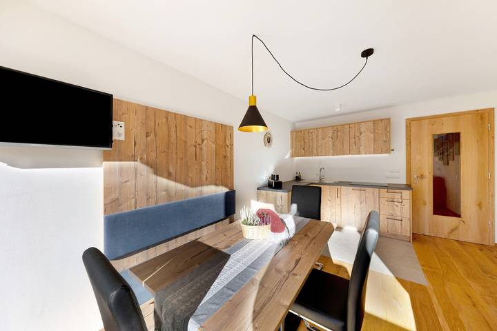 Entire apartment, Töniglerhof "Apartment Abendrot" with Mountain View, Garden & Wi-Fi in Trodena nel Parco Naturale, South Tyrol