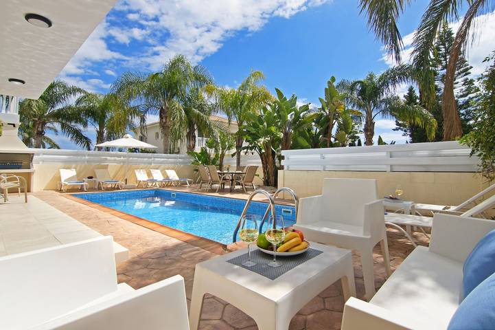 Villa für 8 Personen, mit Garten und Pool sowie Balkon in Ayia Napa - 2