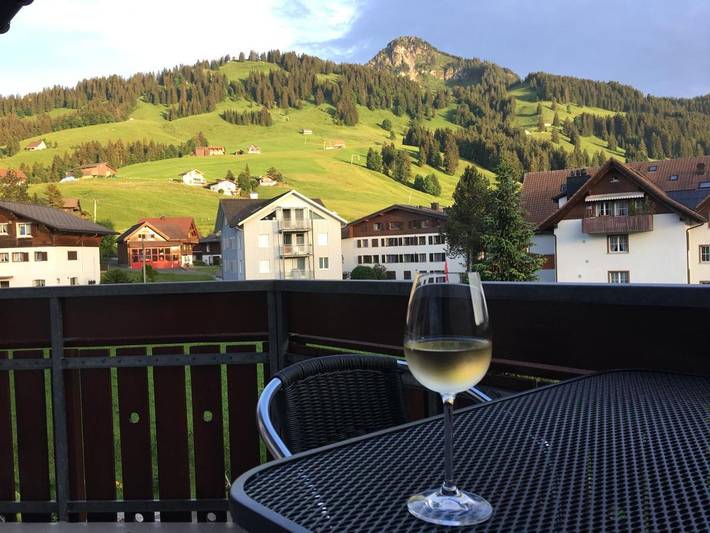 Ferienwohnung für 4 Personen, mit Balkon und Terrasse sowie Ausblick in Oberiberg