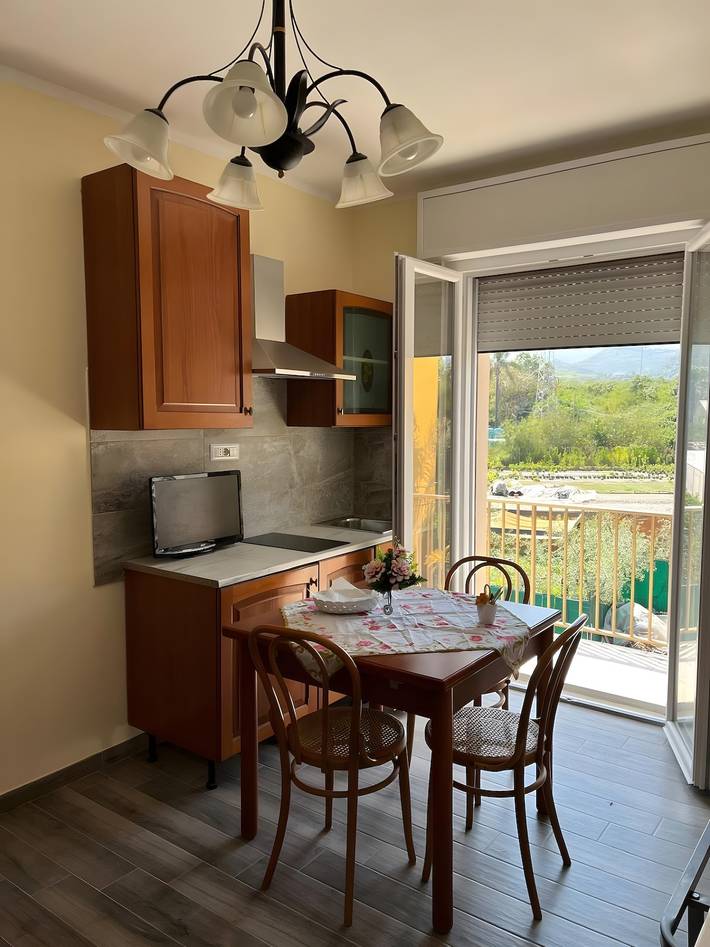 Entire apartment, Apartment 'Casa Del Giglio - MonoVerde' with Balcony and Air Conditioning in Tonnarella, Terme Vigliatore