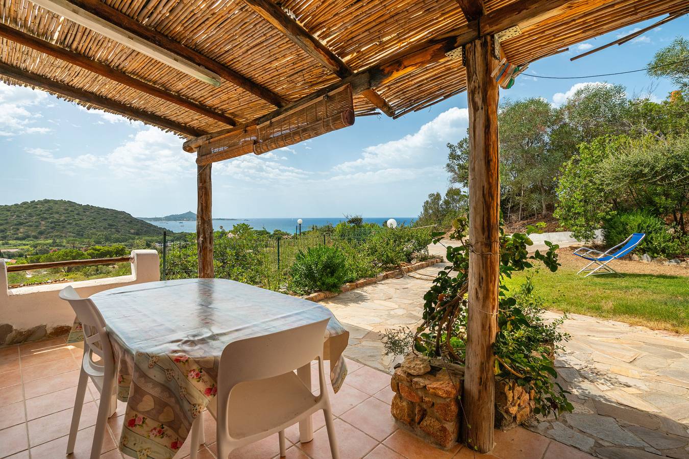 Casa de vacaciones 'A 400 Metri Dalla Spiaggia' con vistas al mar, terraza y aire acondicionado in Villasimius, Provincia de Cagliari