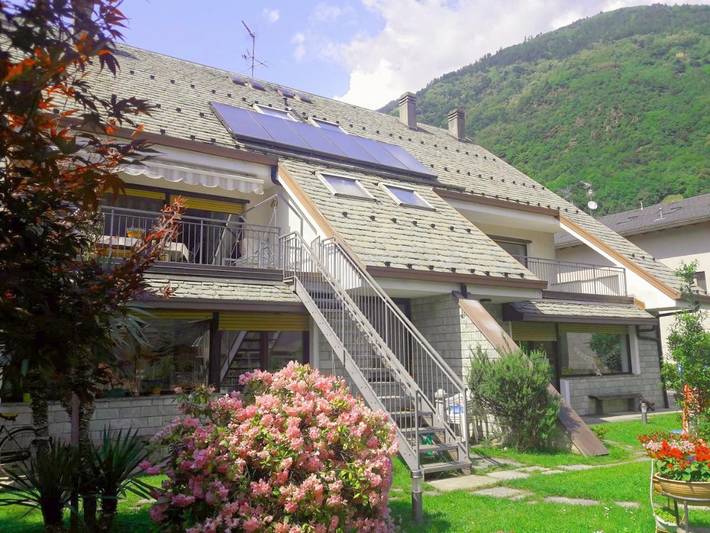 Location de vacances pour 4 personnes, avec Terrasse et Jardin à Tirano