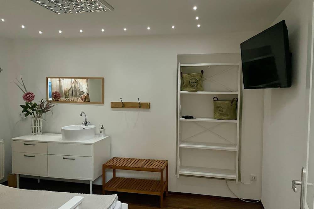 Ganze Wohnung, Relaxe im einstigen Friseursalon vor den Toren Berlins mit Top-Verkehrsanbindung in Fredersdorf, Fredersdorf-Vogelsdorf