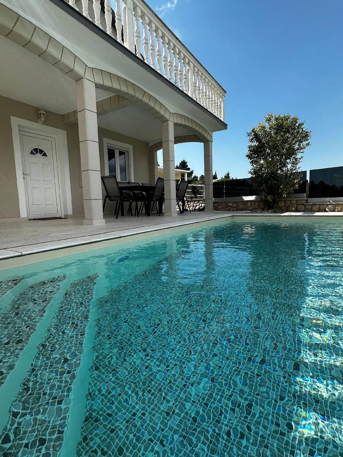 Ferienhaus "Residence Mediterran" in Bilice, Šibenik-Knin