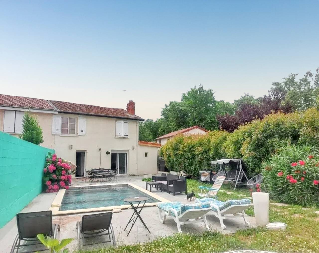 Spaziosa villa con piscina a Saint-Fons in Saint-Fons, Lione e dintorni