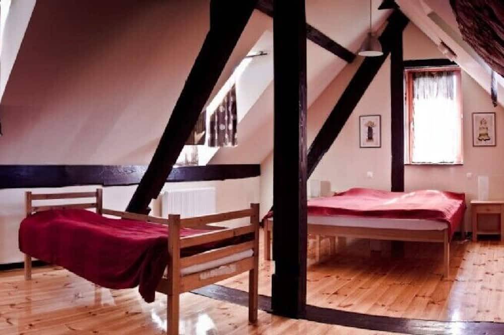 Private holiday villa, country house with land attached in Western Hungary in Apátistvánfalva, Vas megye