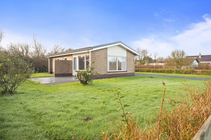 Strandhaus für 4 Personen, mit Balkon/Terrasse und Terrasse in Julianadorp