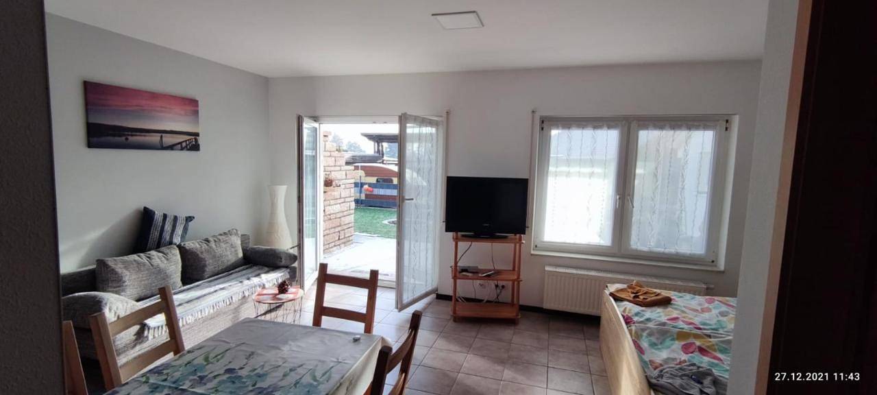Ganze Wohnung, One-Bedroom Apartment in Storkower See, Storkow