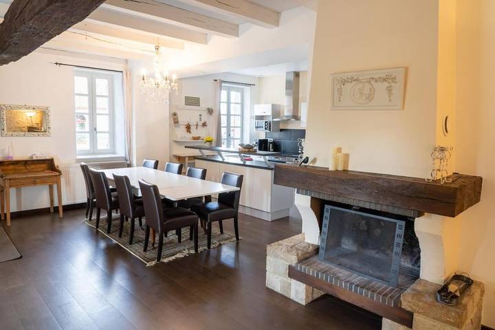 Location de vacances pour 8 personnes, avec Jacuzzi et Terrasse ainsi que Jardin et Bassin pour enfant à Souvigny