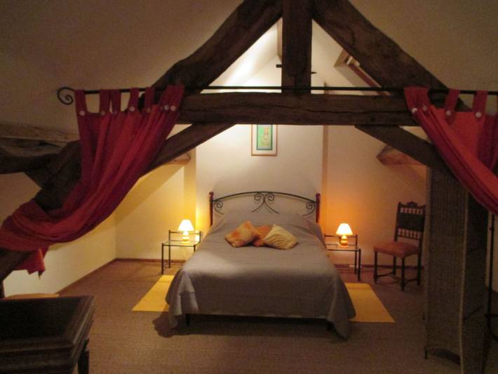 Ferienhaus in Isenay nahe See und Wald in Isenay, Nièvre