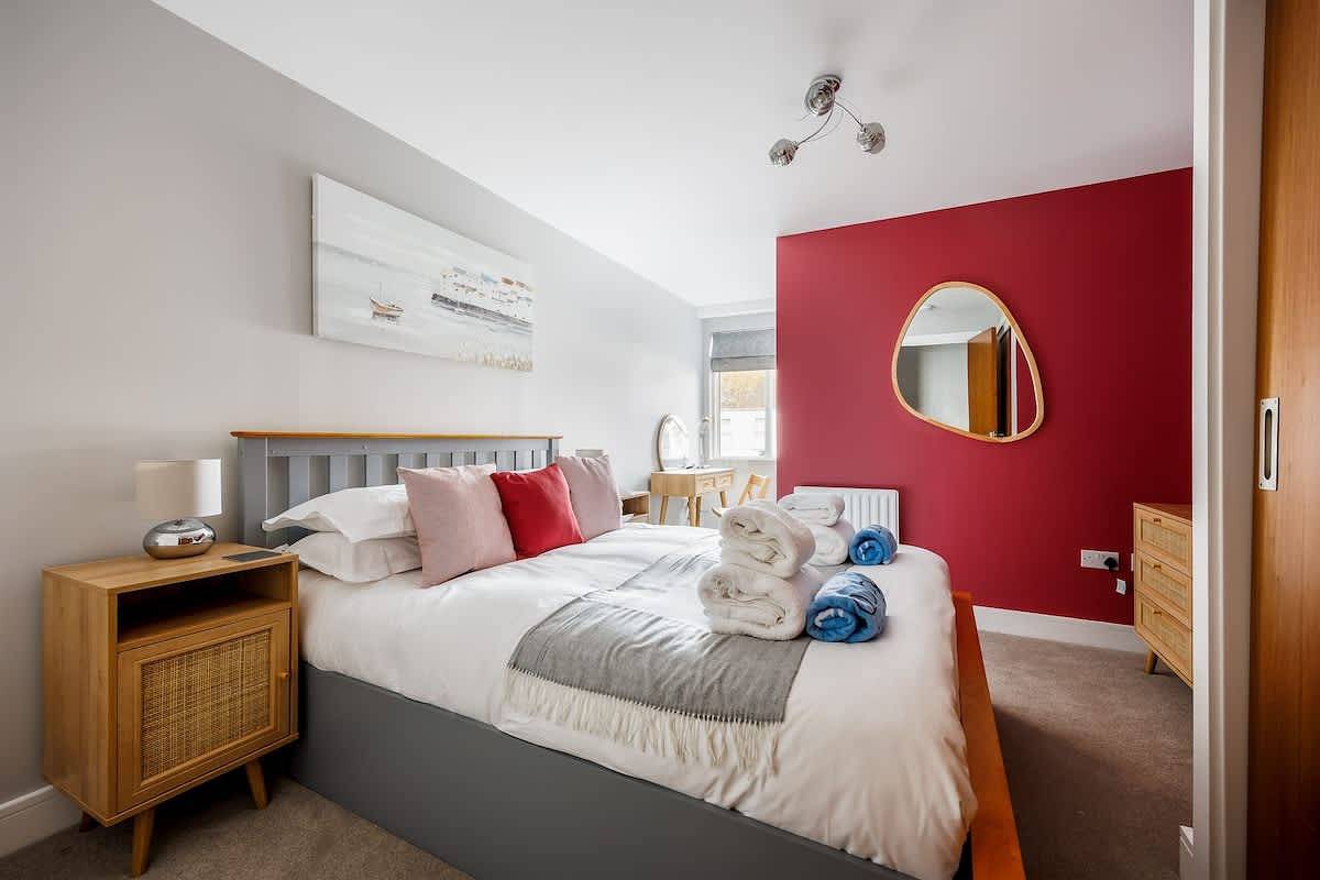 Entire apartment, Seafarers -  Apartment, Central Location in Poole, Poole Harbour