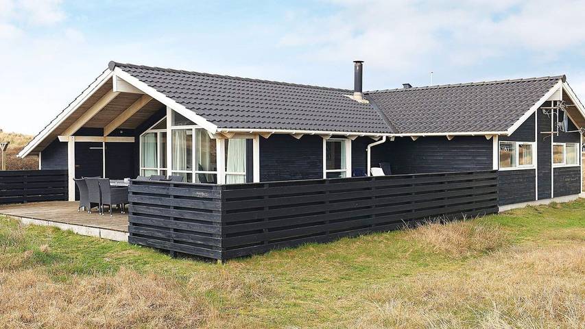 Ferienhaus für 8 Personen, mit Terrasse und Whirlpool sowie Sauna, mit Haustier in Løkken