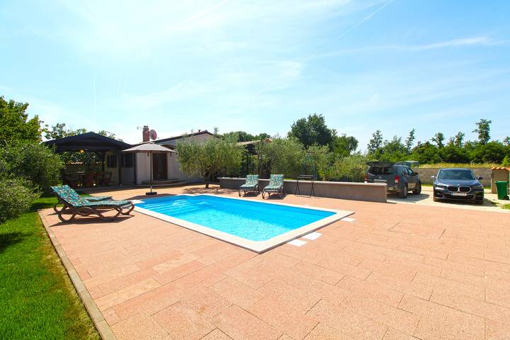 Ferienhaus für 4 Personen, mit Pool und Terrasse, mit Haustier - 1
