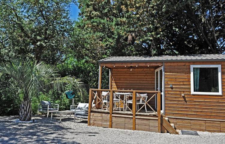 Location de vacances pour 4 personnes, avec piscine ainsi que jacuzzi et terrasse à Meyrargues - 3