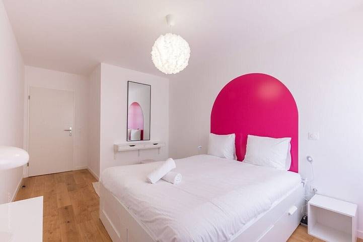 Ganze Wohnung, Apartment-Eigenes Badezimmer-Apartment-Strassenblick in Chessy, Seine-et-Marne