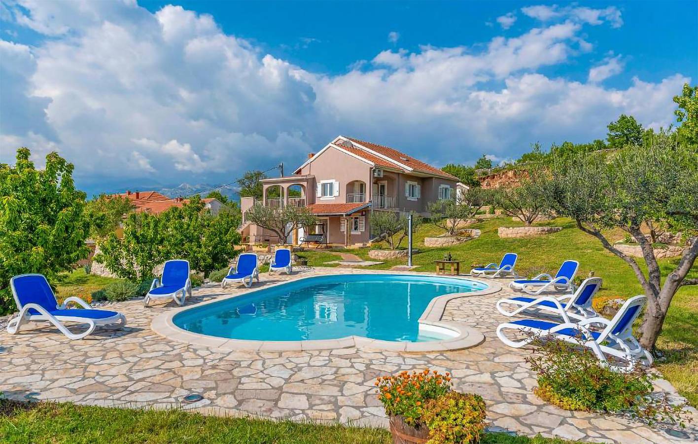 Urlaub am Meer: Gemütliche 2-Zimmer-Wohnung mit Pool und Terrasse in Obrovac, Zadar