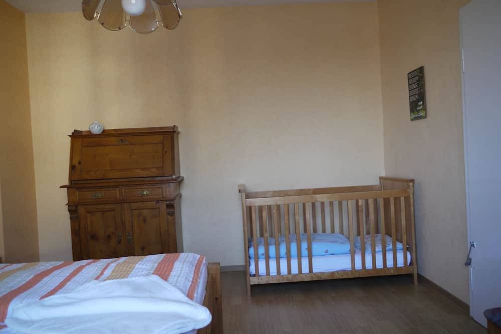 Ganze Wohnung, Freistehendes Ferienhaus mit großer *** - Sterne Ferienwohnung. in Starkenburg, Bernkastel-Kues & Umgebung