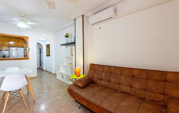 Appartement de vacances entier, Appartement confortable avec piscine, terrasse et vue sur l'océan in Torrevieja Centre, Torrevieja