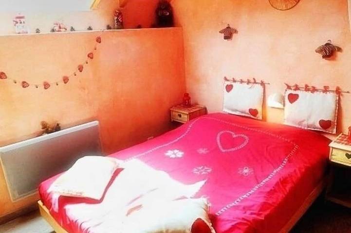 Gîte pour 8 personnes, avec jardin, animaux acceptés à Théus - 2