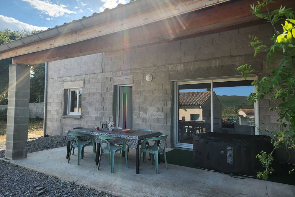 Le Gecko ,maison neuve location saisonnière in Saint-Germain, Ardèche