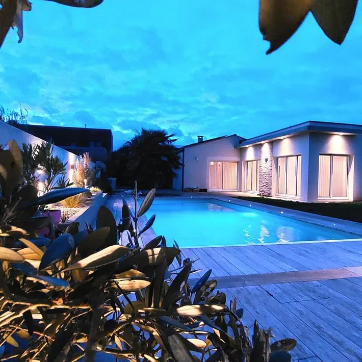 Chalet para 7 personas, con piscina además de jardín y jacuzzi - 1