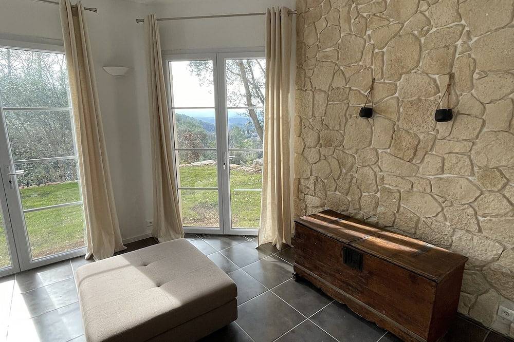 Prächtige, von einem Architekten entworfene Villa in ruhiger Lage,  Aussicht in Lorgues, Draguignan Region