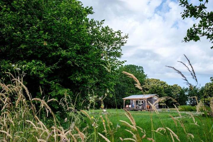Gîte pour 4 personnes, avec Terrasse ainsi que Jardin et Vue à Ducey
