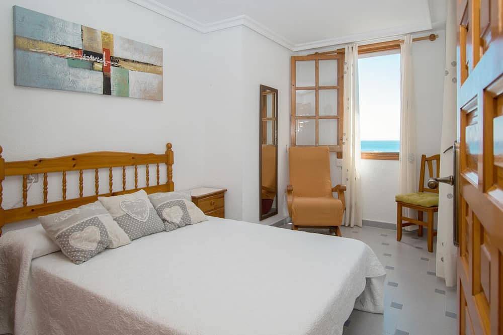 Apartamento entero, 012 Amazing Sea Views & Beach in Torrevieja, Costa Blanca