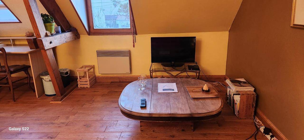 Double Room with Private Bathroom in Troyes, Aube