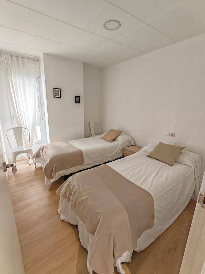 Gîte pour 6 personnes, avec vue et balcon à Lleida - 4