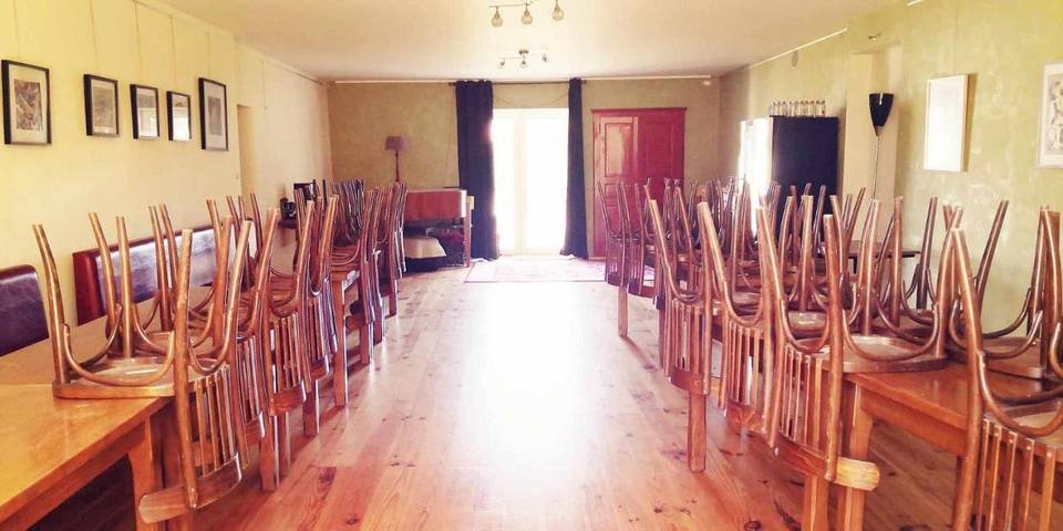 Location de vacances pour 28 personnes, avec terrasse à Buffières - 2