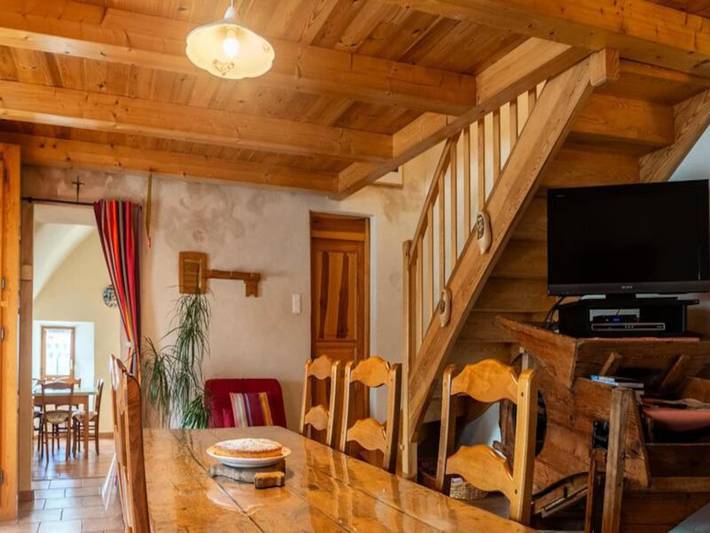 Gîte pour 4 personnes, avec jardin et piscine, adapté aux familles à Les Vignes - 3