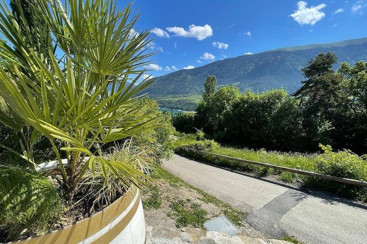 Gîte pour 2 personnes, avec jardin et terrasse à Treffort