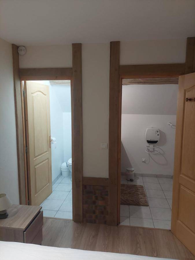 Gîte pour 3 personnes, avec jardin dans Treigny-Perreuse-Sainte-Colombe - 2