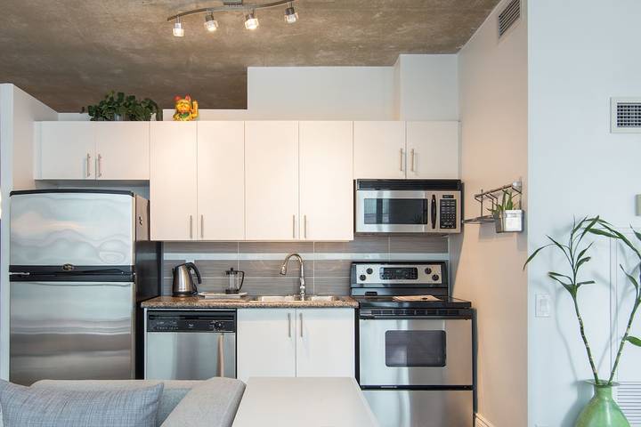 Loft for 4 people, with balcony and pool in Toronto